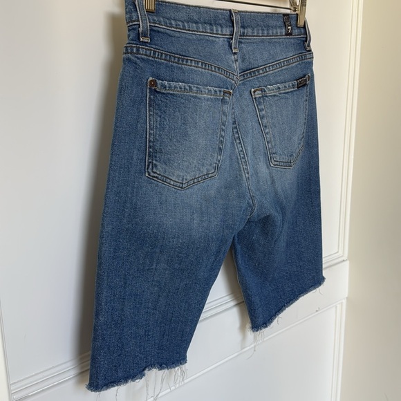 7 FOR ALL MANKIND High Waist Bermuda Denim Shorts Size 26 Medium Wash Raw Hem - Picture 9 of 15